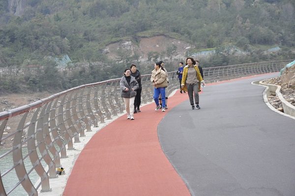 1615424782282530.jpg 隨意拍2(網(wǎng)站).jpg