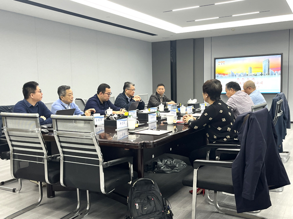 1703060021795015.jpg 親切座談(網(wǎng)).jpg